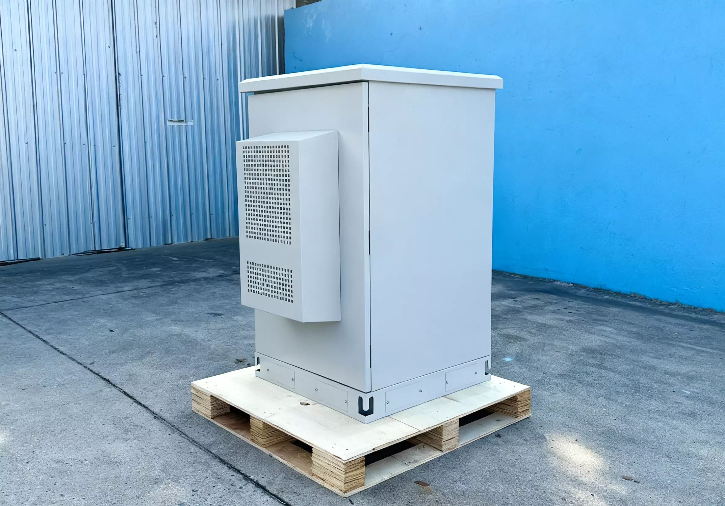 Comparing IP ratings for outdoor telecom cabinets: IP55 vs. IP56 Which is more suitable?